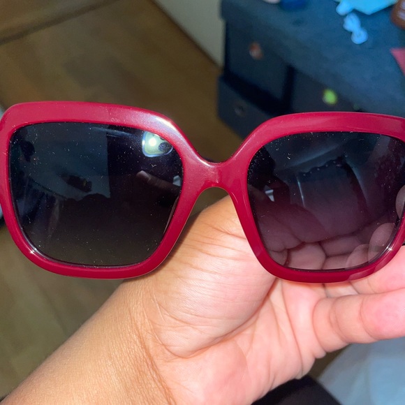 Dolce & Gabbana sunglasses - Picture 2 of 3